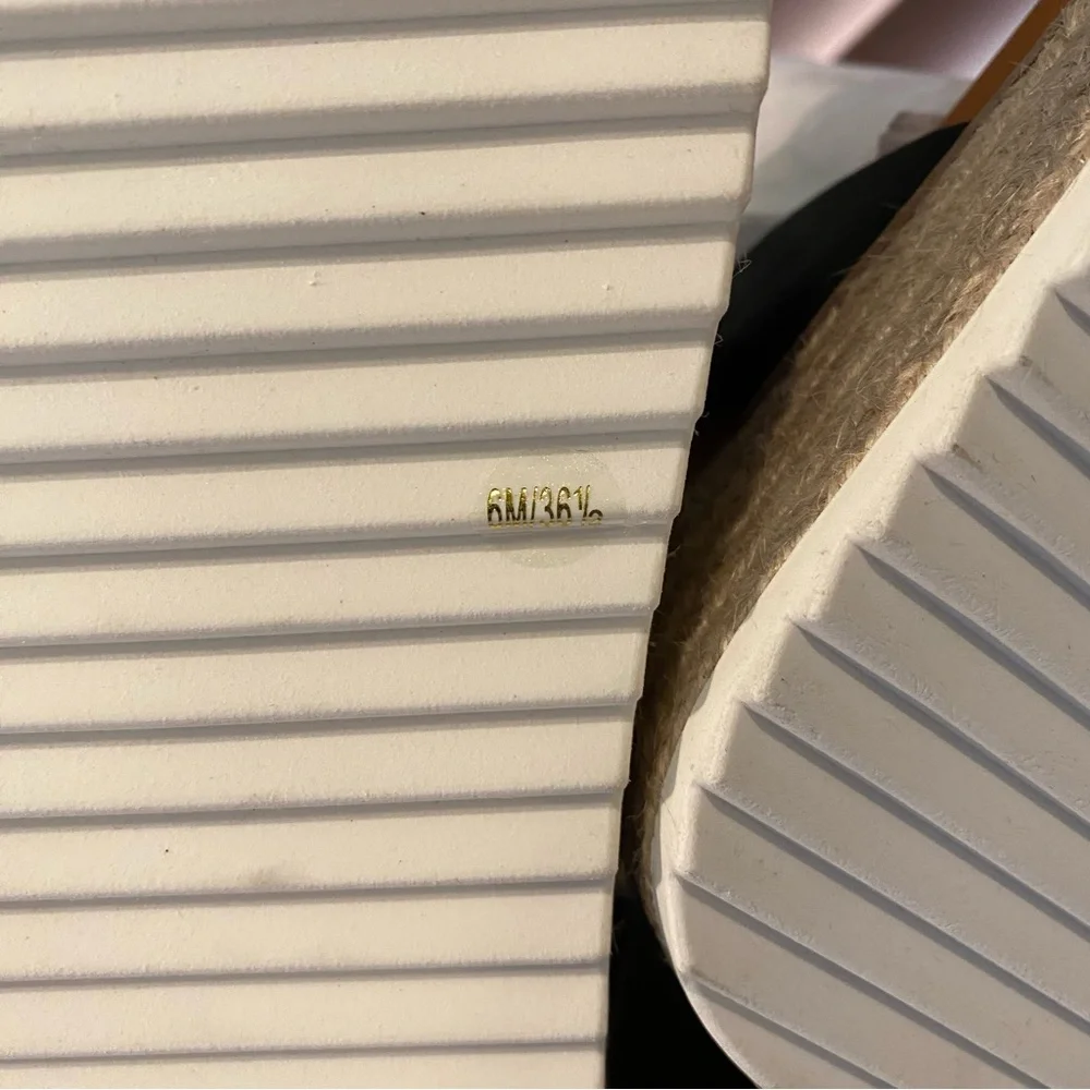 NIB Lucky Brand Women's Itolva Wedge Sandal in Black - US size 6M - Picture 8 of 8